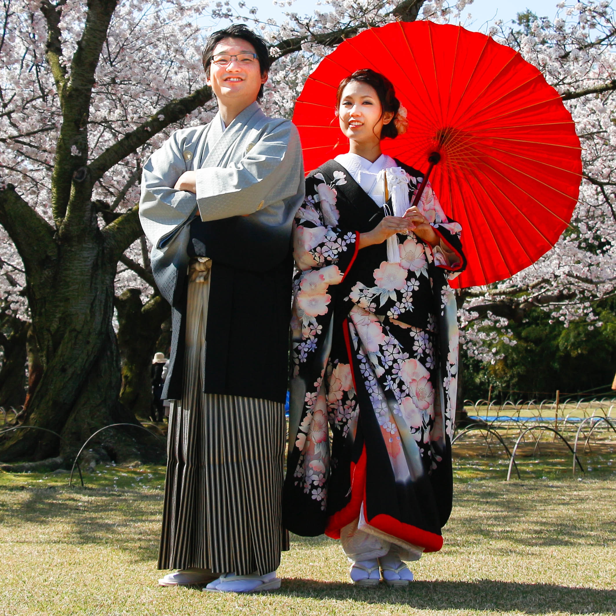 Japanese couple in traditional dress Image Free Stock Photo Public 
